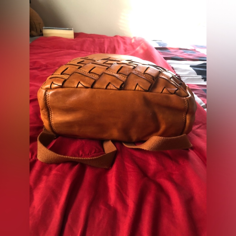 Leather backpack - Picture 2 of 11